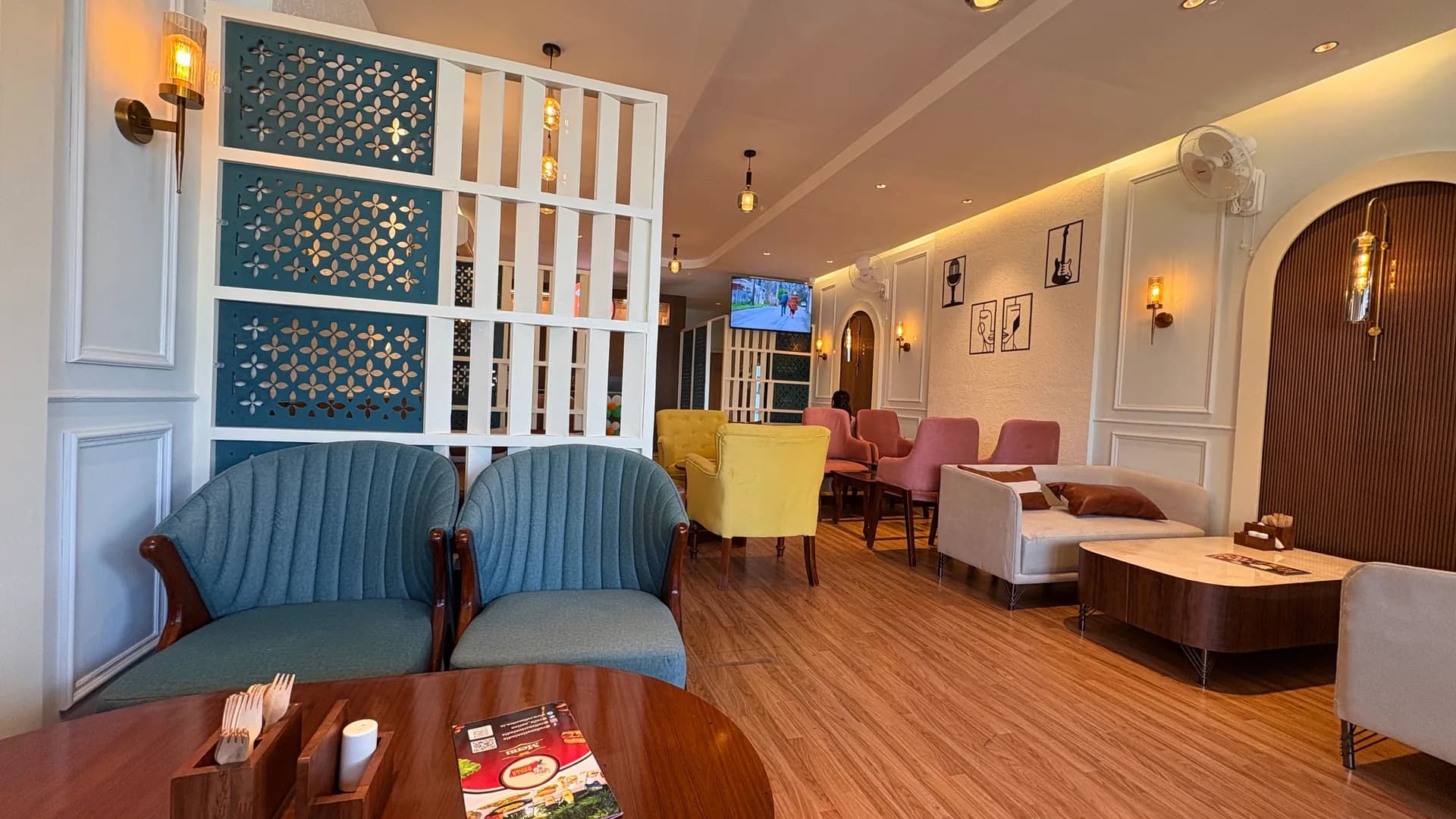 Malout Rolls Nation interior view 1